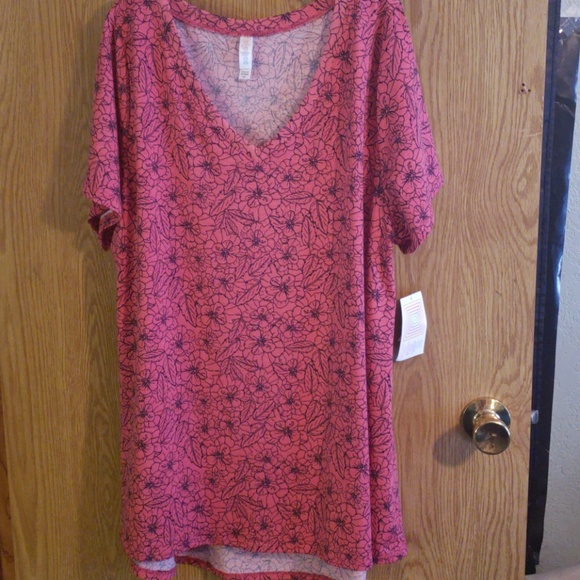 LuLaRoe Tops - NWT Lularoe Christy T 2XL